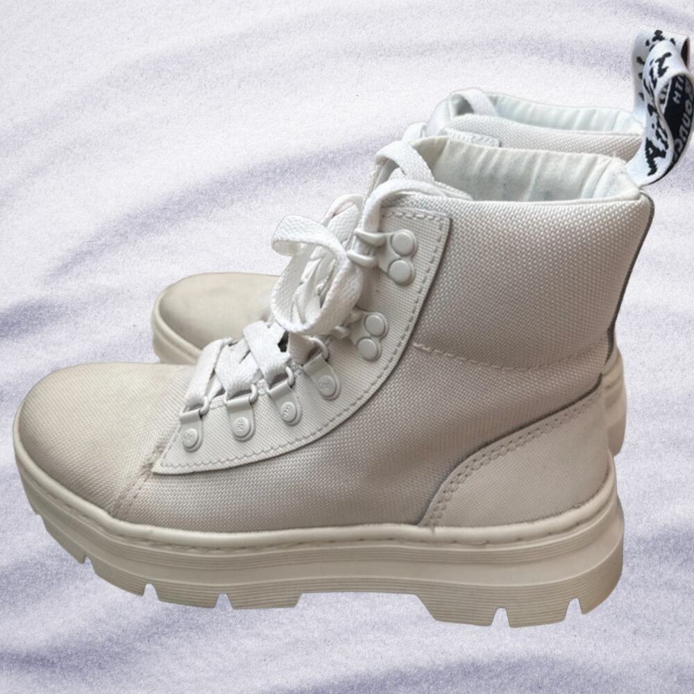 Dr. Martens Combs W White Utility Combat Boots Women’s 6